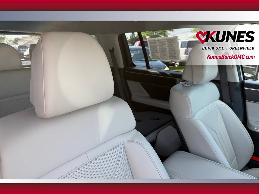 Used 2025 Hyundai Santa Fe SEL AWD/4WD image 39