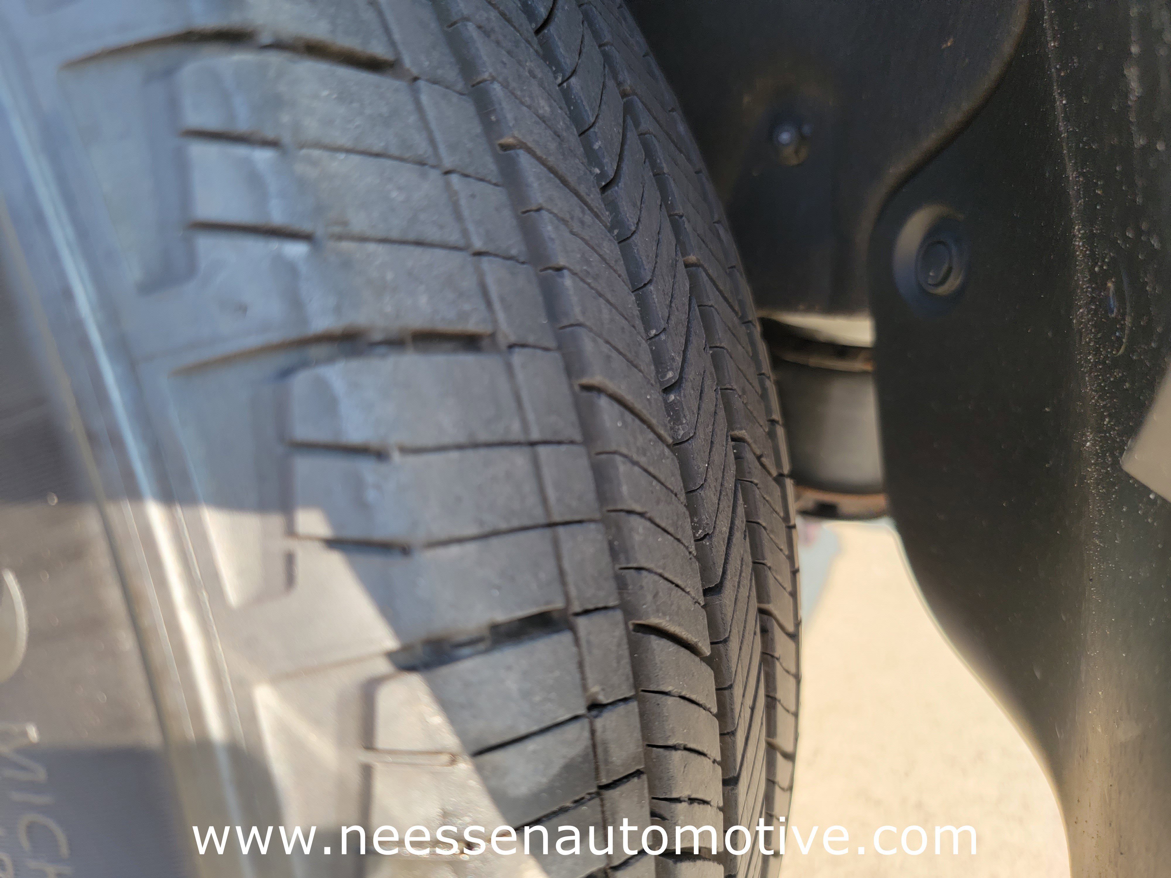 Used 2022 Toyota RAV4 XLE image 31