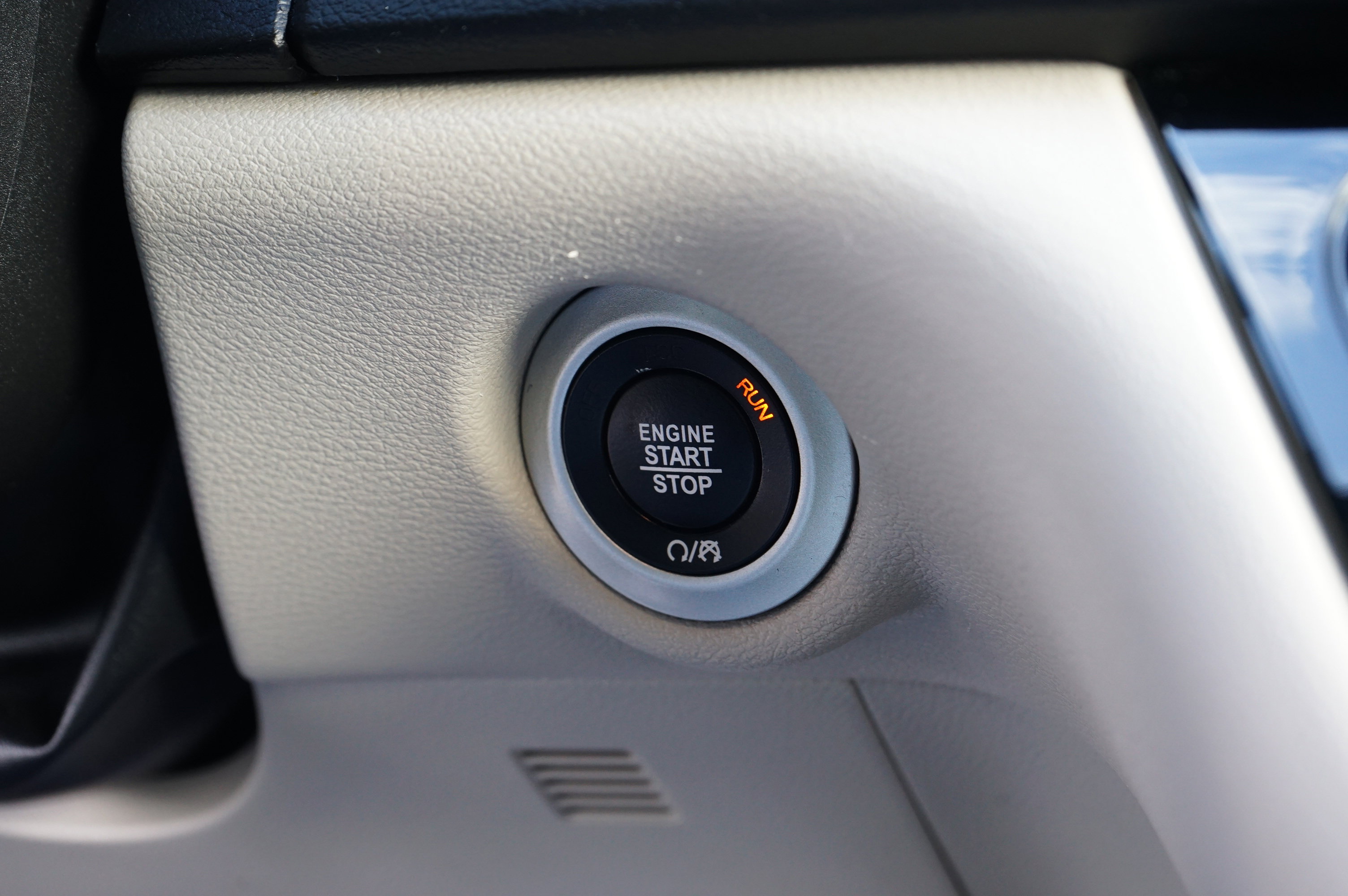 Used 2023 Chrysler Voyager LX image 23