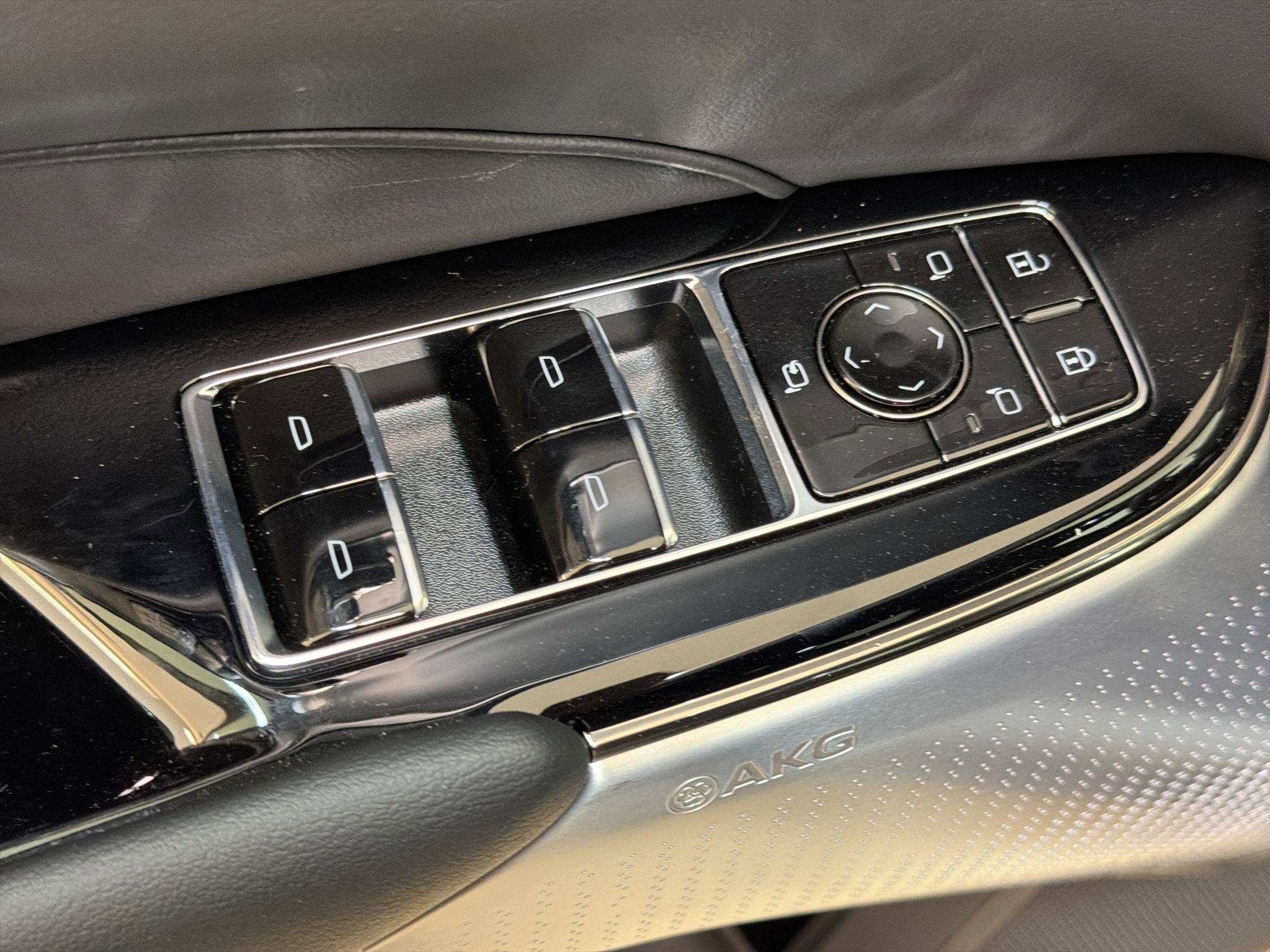 New 2026 Cadillac Lyriq Premium Luxury AWD/4WD image 12