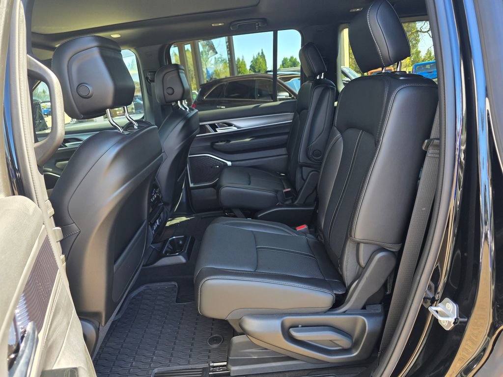 New 2026 Jeep Grand Wagoneer 4WD image 11