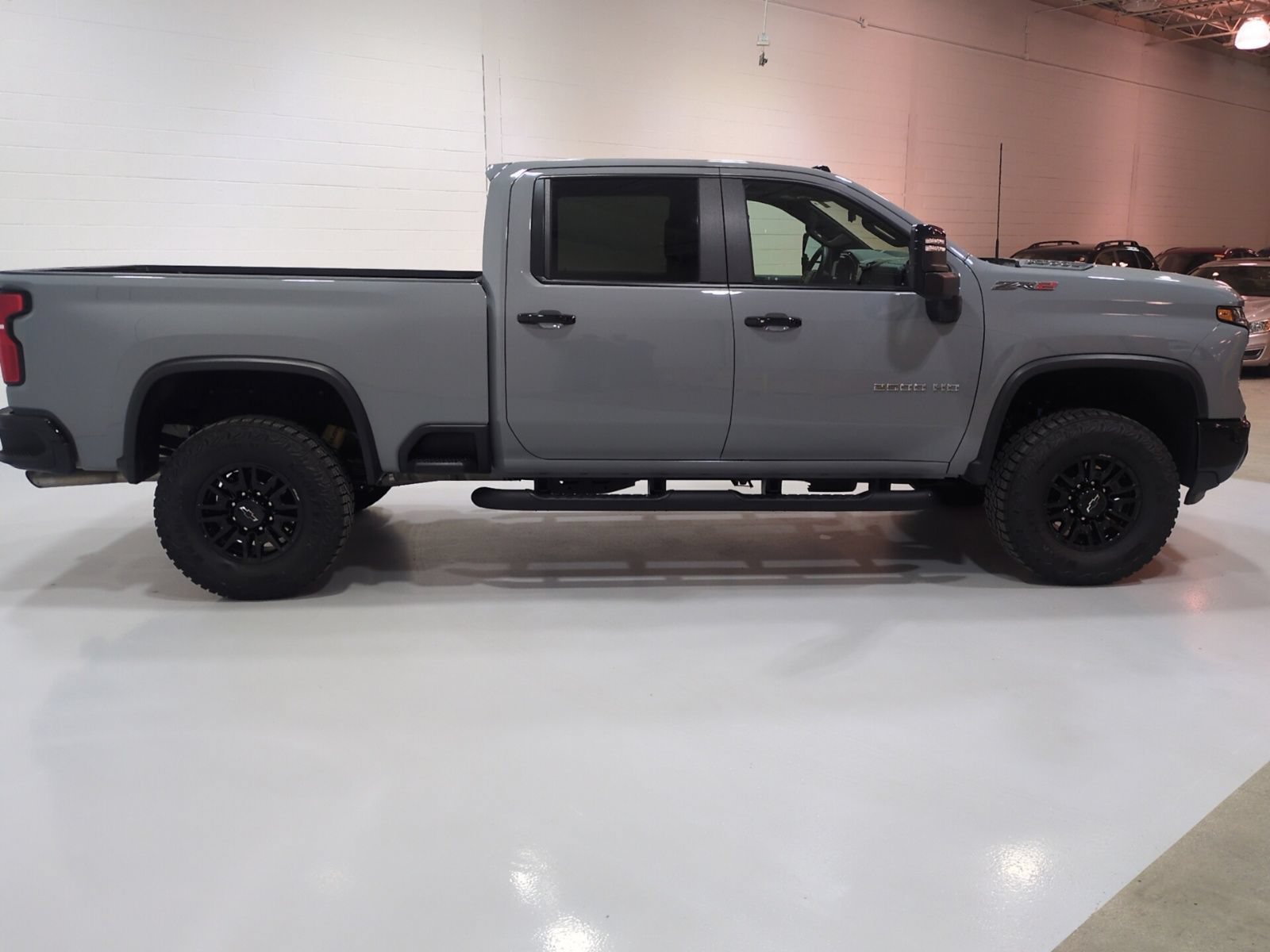 Used 2025 Chevrolet Silverado 2500 ZR2 w/ Technology Package AWD/4WD image 2