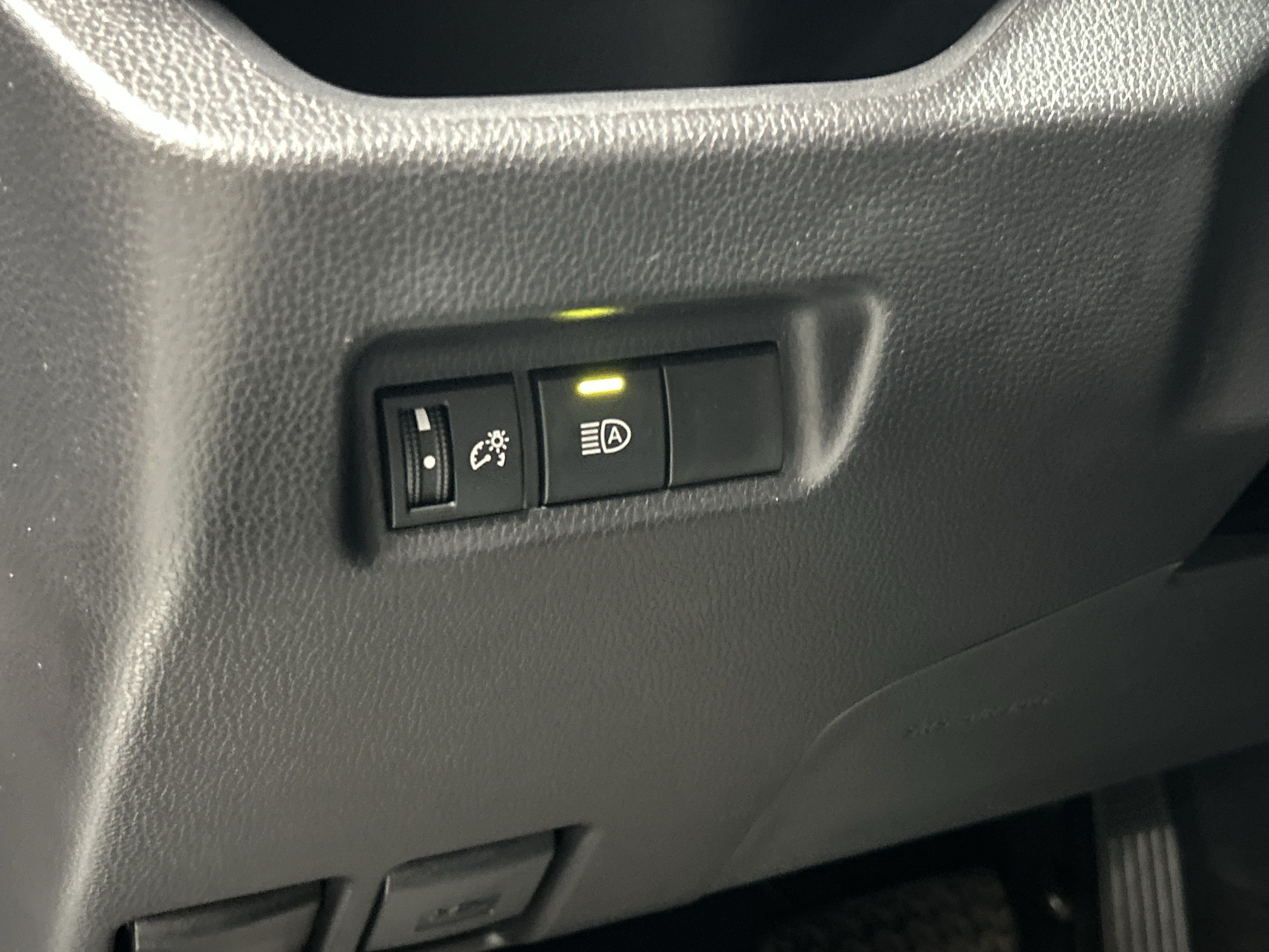 Used 2025 Toyota RAV4 LE FWD image 5