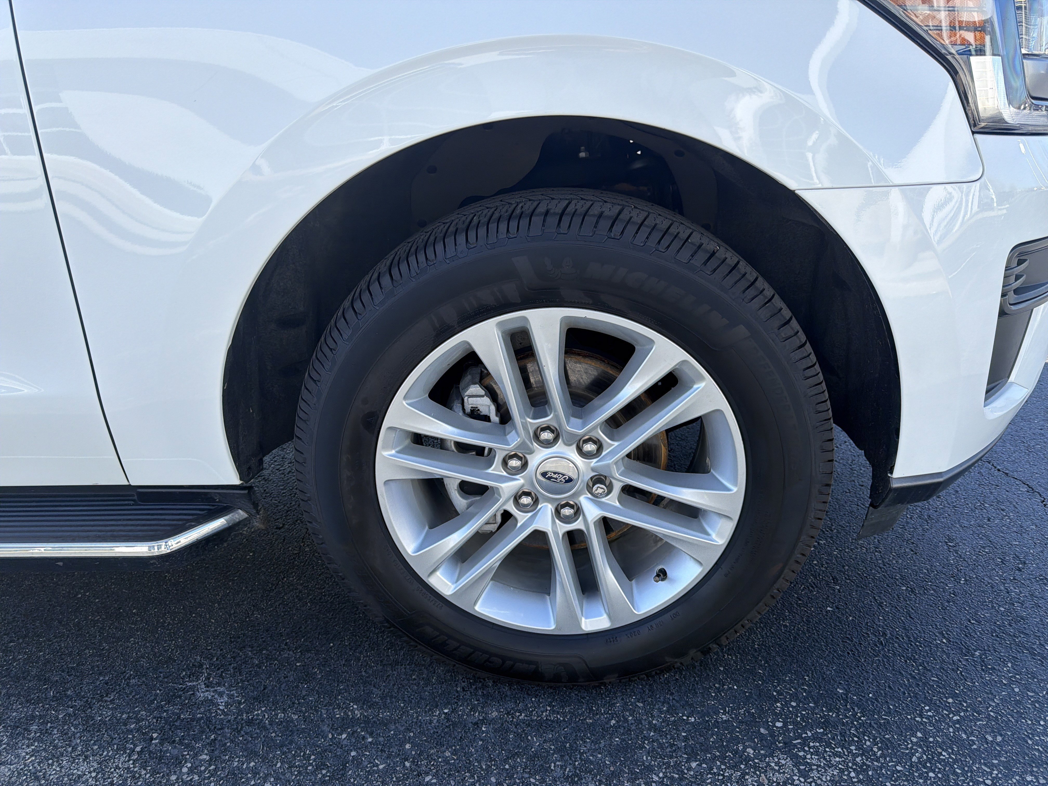 Used 2023 Ford Expedition XLT AWD/4WD image 6