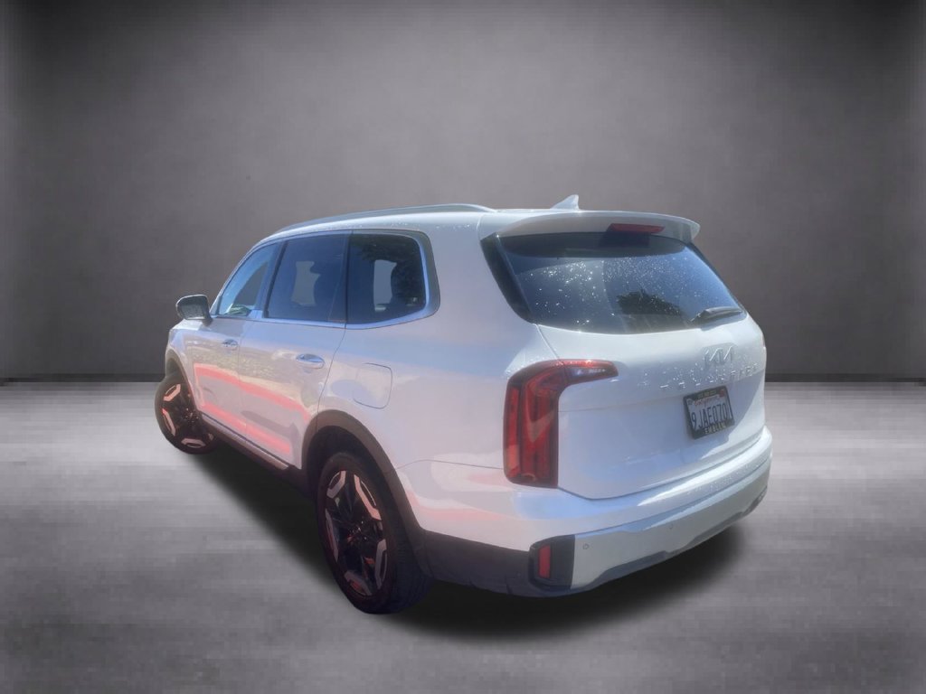 Used 2024 Kia Telluride S FWD image 4