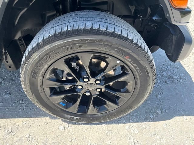 Used 2023 Jeep Wrangler Unlimited Sahara AWD/4WD image 25