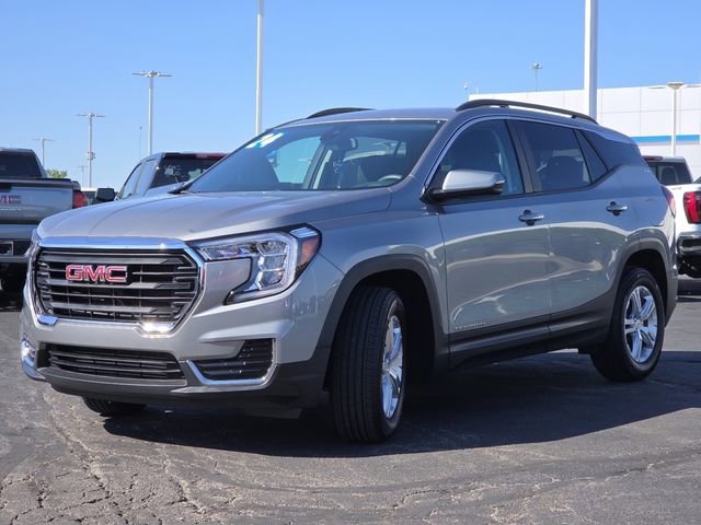Used 2024 GMC Terrain SLE w/ Driver Convenience Package FWD image 18