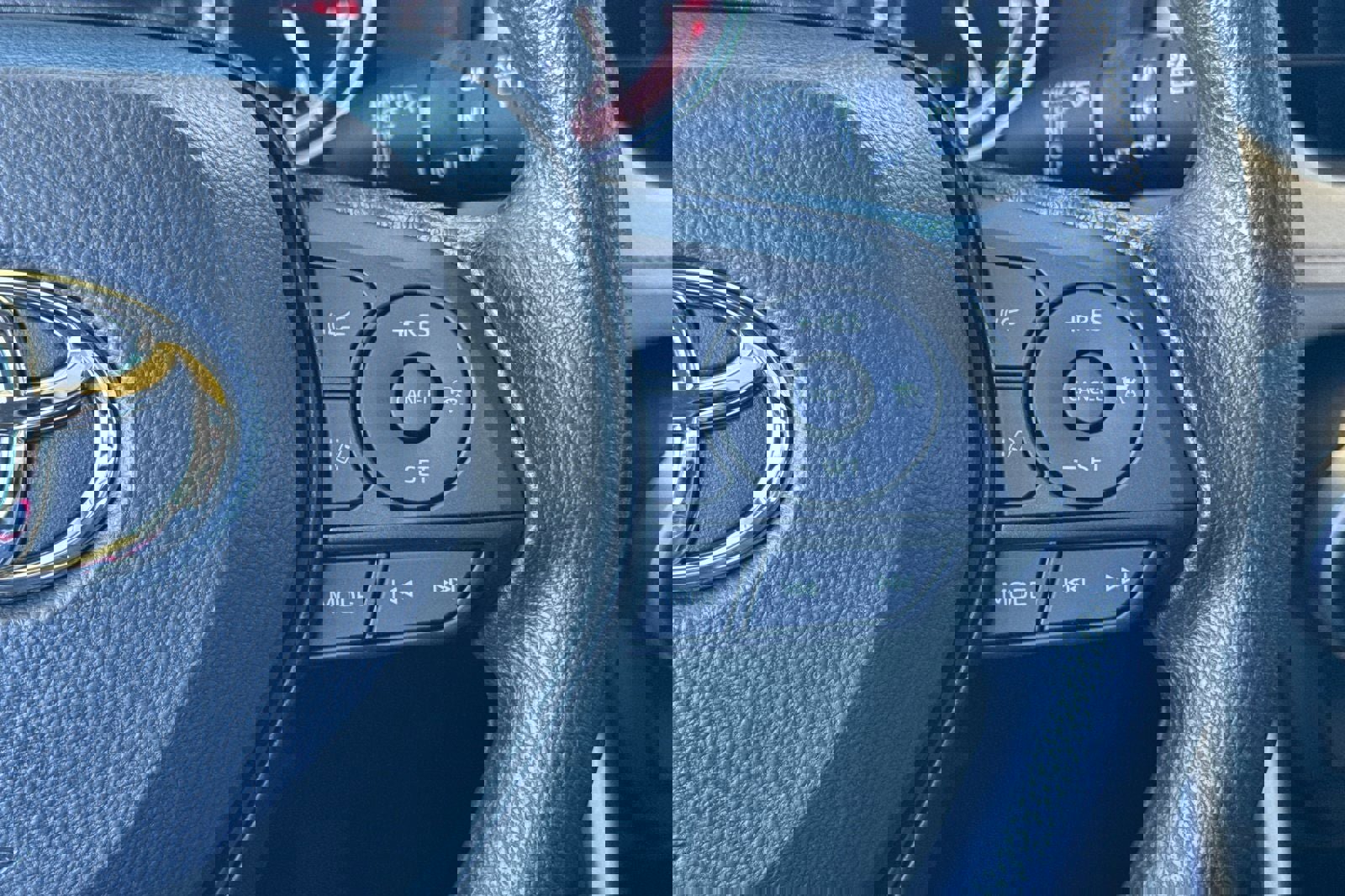 New 2025 Toyota RAV4 XLE image 29