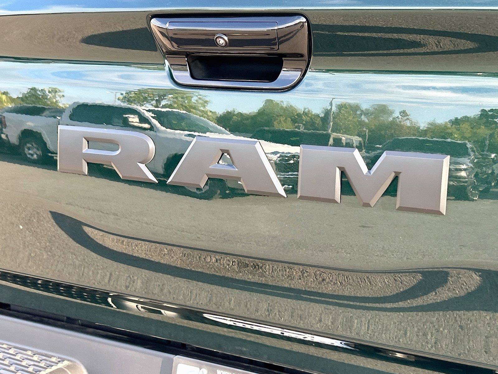 New 2026 RAM 1500 Express AWD/4WD image 13
