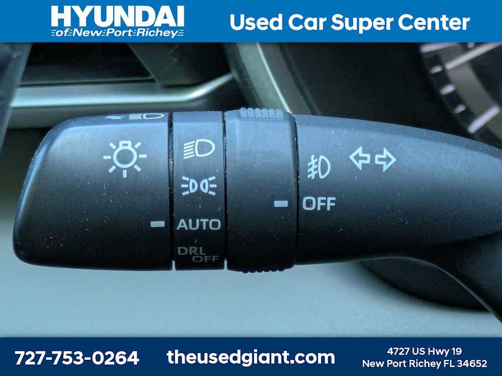 Used 2020 Toyota Highlander XLE FWD image 40