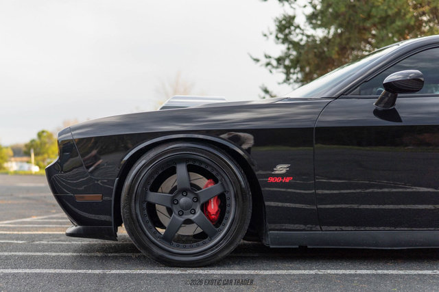 Used 2009 Dodge Challenger SRT8 w/ SRT Option Group II image 4