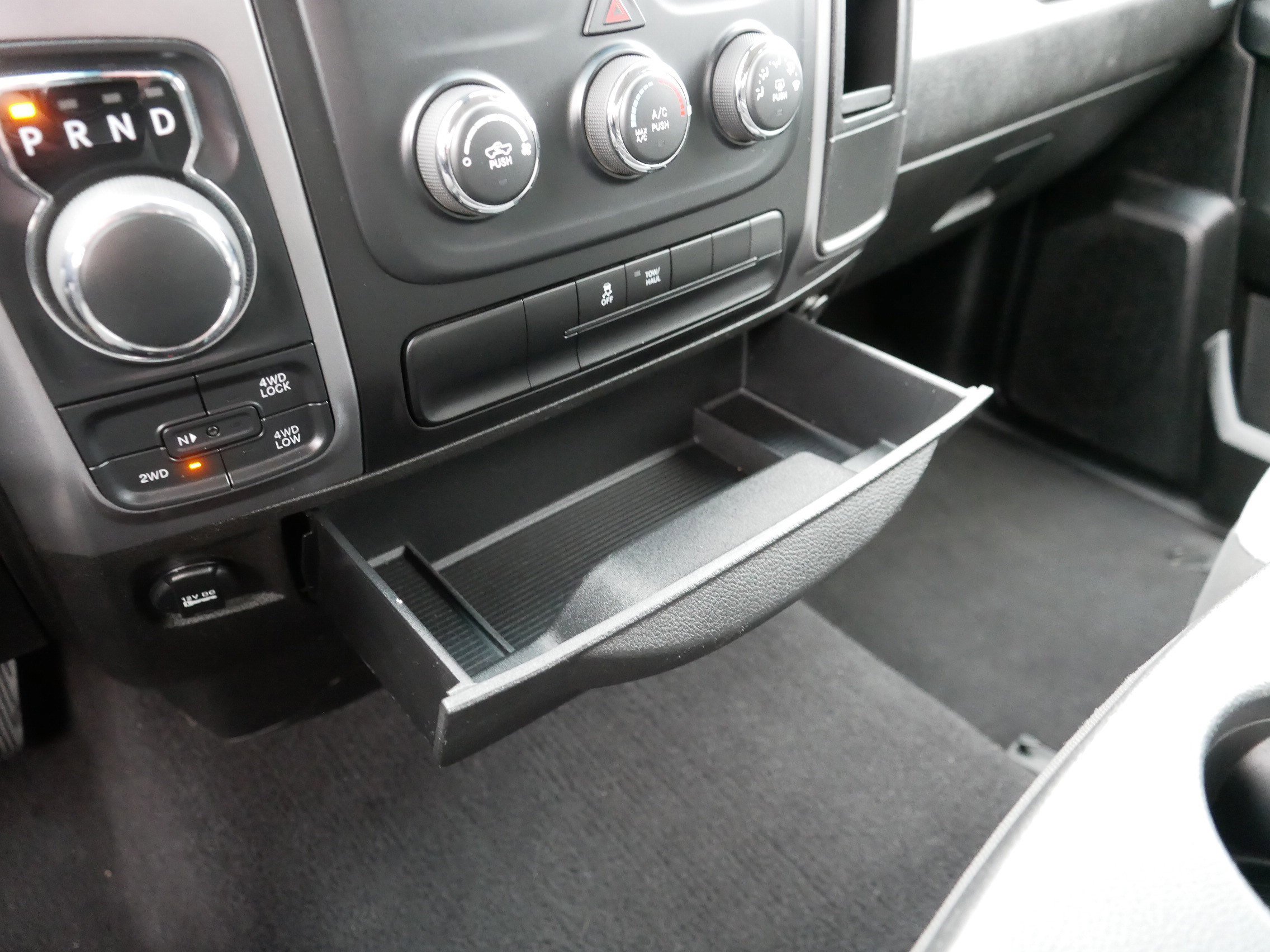 Certified 2024 RAM 1500 Classic SLT image 32