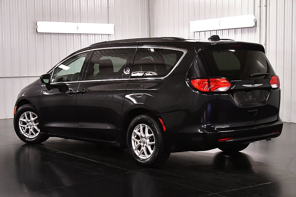 Used 2020 Chrysler Voyager Lxi FWD image 5