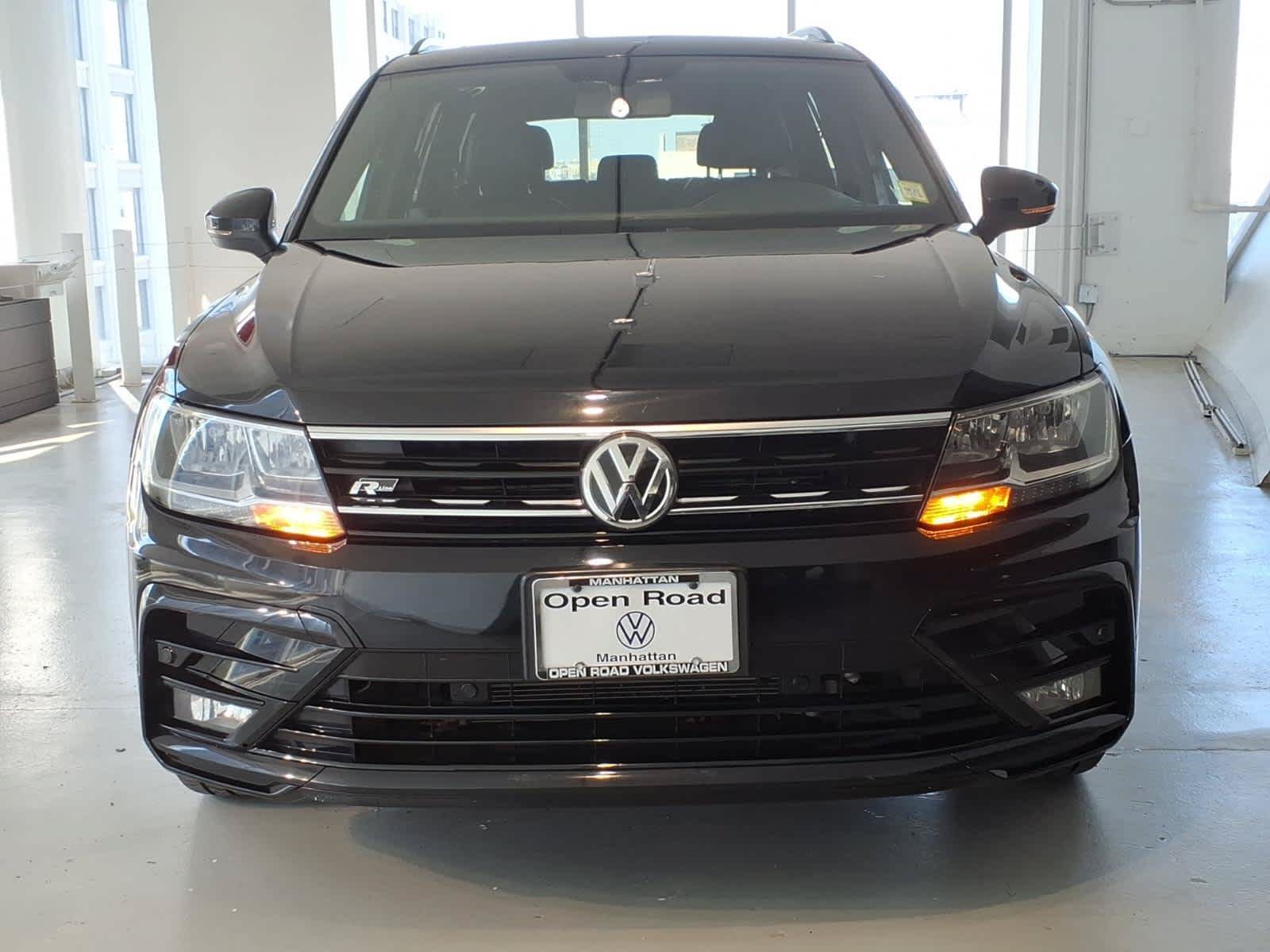 Used 2020 Volkswagen Tiguan SE R-Line AWD/4WD image 2