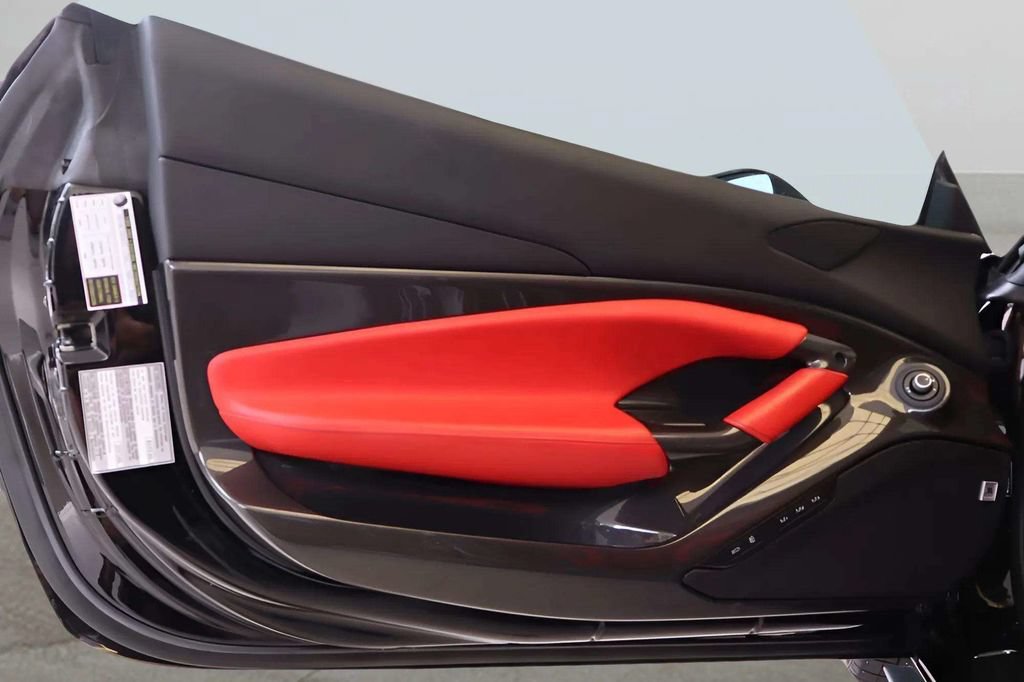 Used 2023 Ferrari F8 Tributo RWD image 10