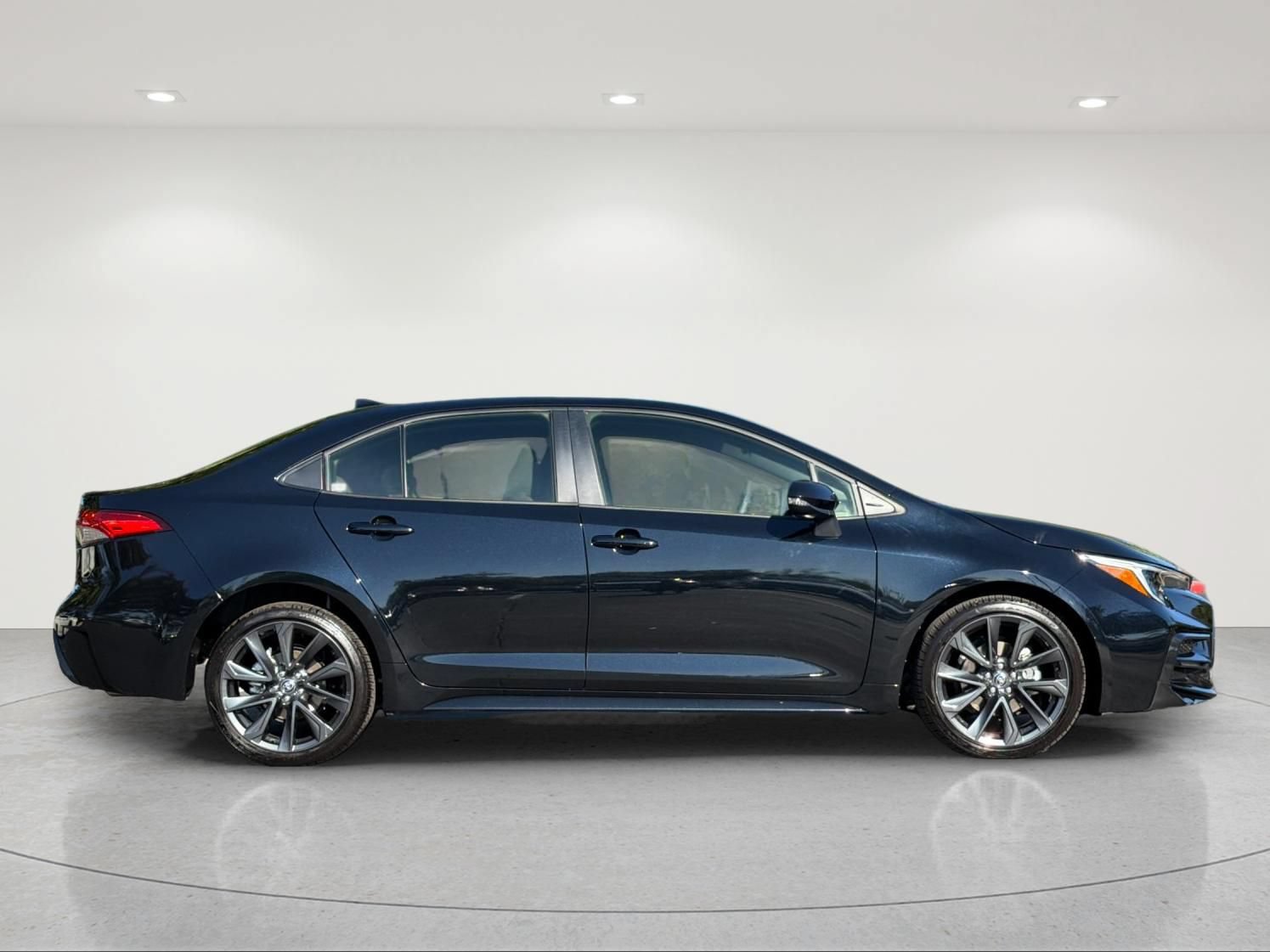 Used 2026 Toyota Corolla SE FWD image 6