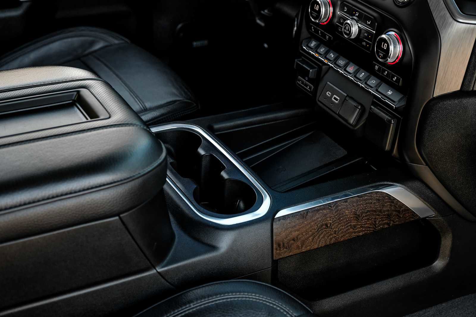 Used 2022 GMC Sierra 3500 Denali w/ Denali Ultimate Package AWD/4WD image 22