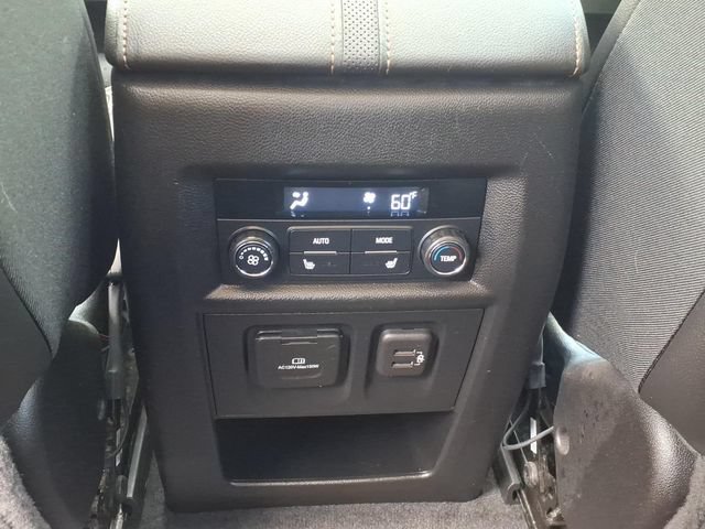 Used 2019 Chevrolet Traverse Premier w/ Redline Edition AWD/4WD image 18