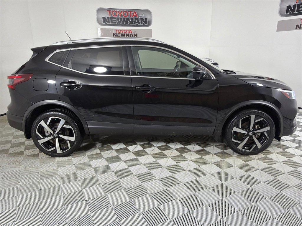 Used 2020 Nissan Rogue Sport SL w/ Premium Package image 4