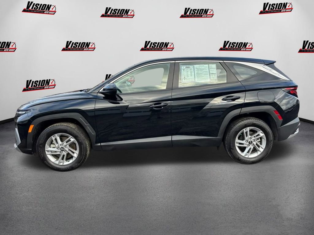 Certified 2025 Hyundai Tucson SE image 8