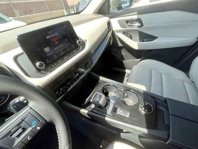 New 2026 Nissan Rogue Dark Armor AWD/4WD image 25