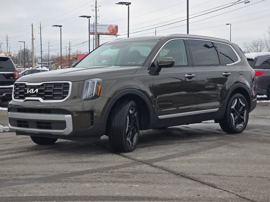 Used 2024 Kia Telluride S w/ S Sunroof Package image 13