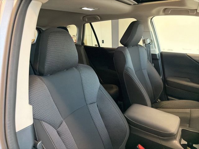 Used 2023 Subaru Outback Premium AWD/4WD image 38