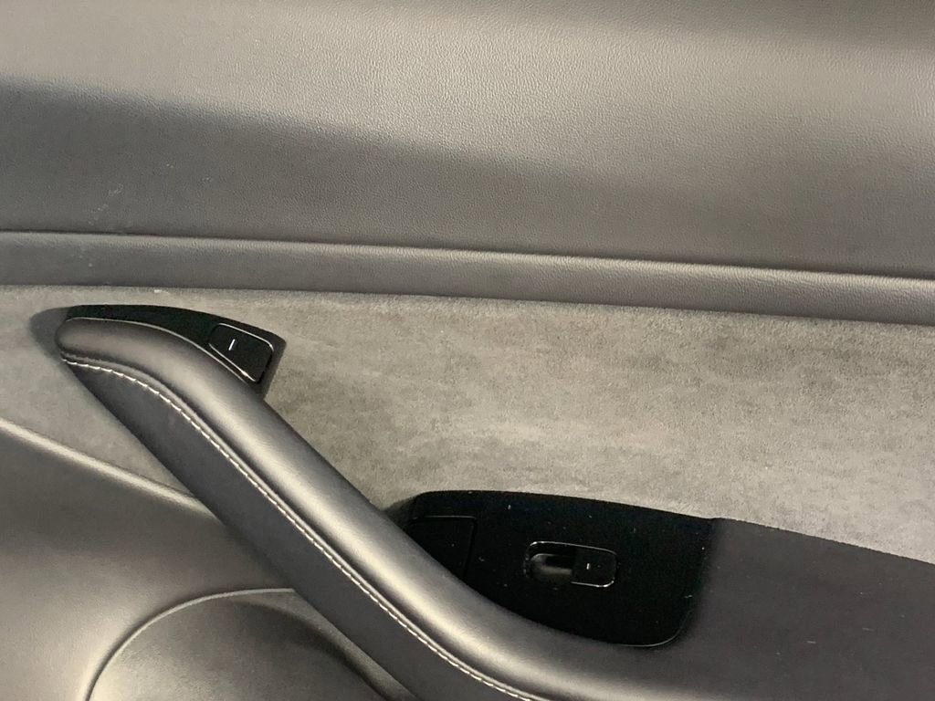 Used 2020 Tesla Model 3 Long Range image 35