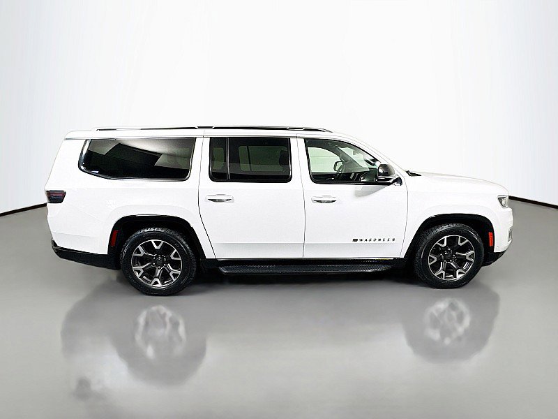 Used 2023 Jeep Wagoneer L Series III w/ Preferred Equipment Group image 8