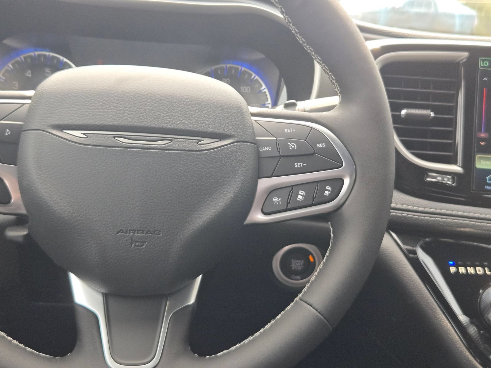 New 2027 Chrysler Pacifica Select FWD image 20