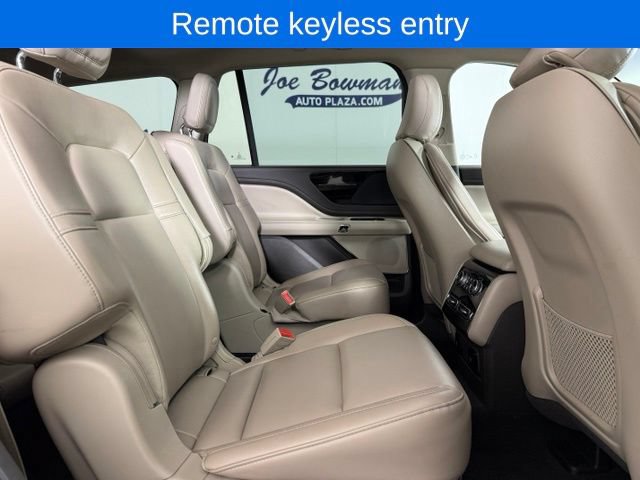 Used 2023 Lincoln Aviator AWD w/ Premium Package image 22