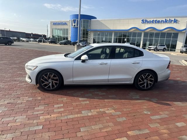Used 2020 Volvo S60 T6 Momentum AWD/4WD image 3