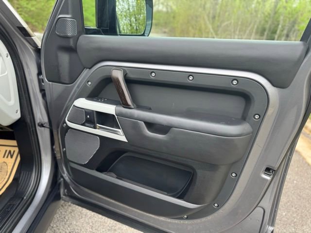 Used 2020 Land Rover Defender 110 HSE AWD/4WD image 18