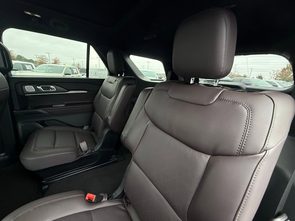 New 2026 Ford Explorer Platinum RWD image 27