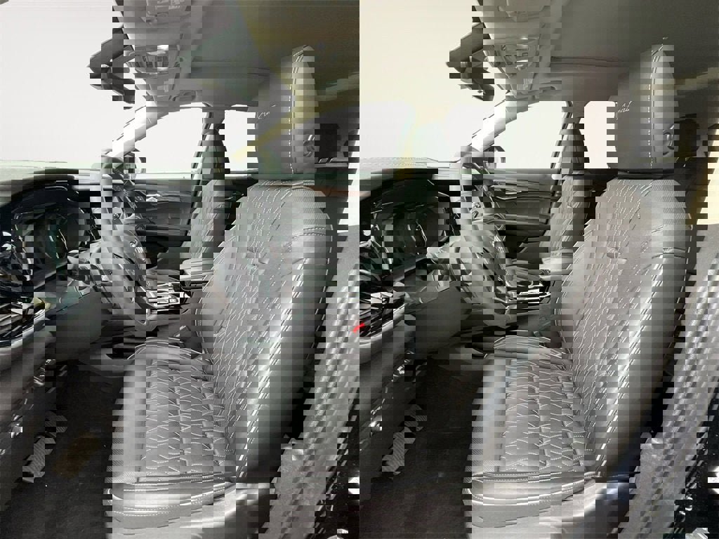 Used 2023 Buick Envision Avenir image 9