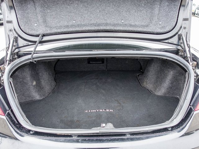 Used 2014 Chrysler 200 Touring image 21