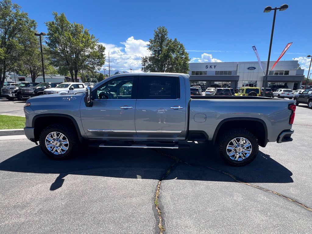 Used 2024 Chevrolet Silverado 3500 High Country w/ High Country Premium Package AWD/4WD image 13