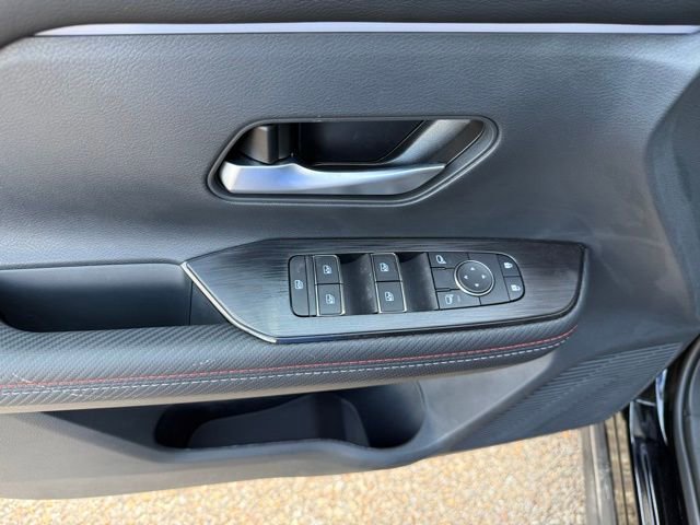 New 2026 Nissan Kicks SR w/ Cold Weather Package FWD image 16