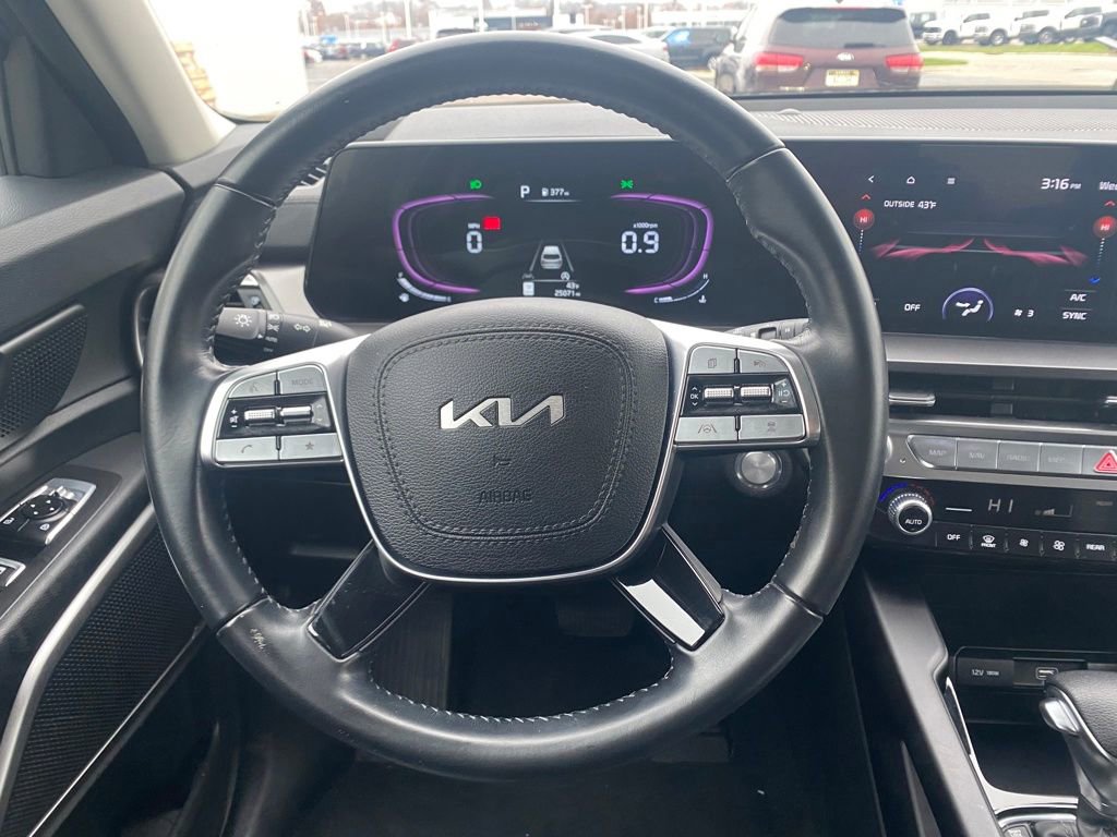 Used 2024 Kia Telluride LX image 10