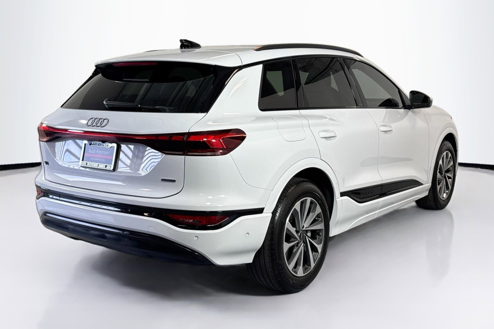 Used 2025 Audi Q6 e-tron Prestige w/ Beige Warm Weather Package image 5