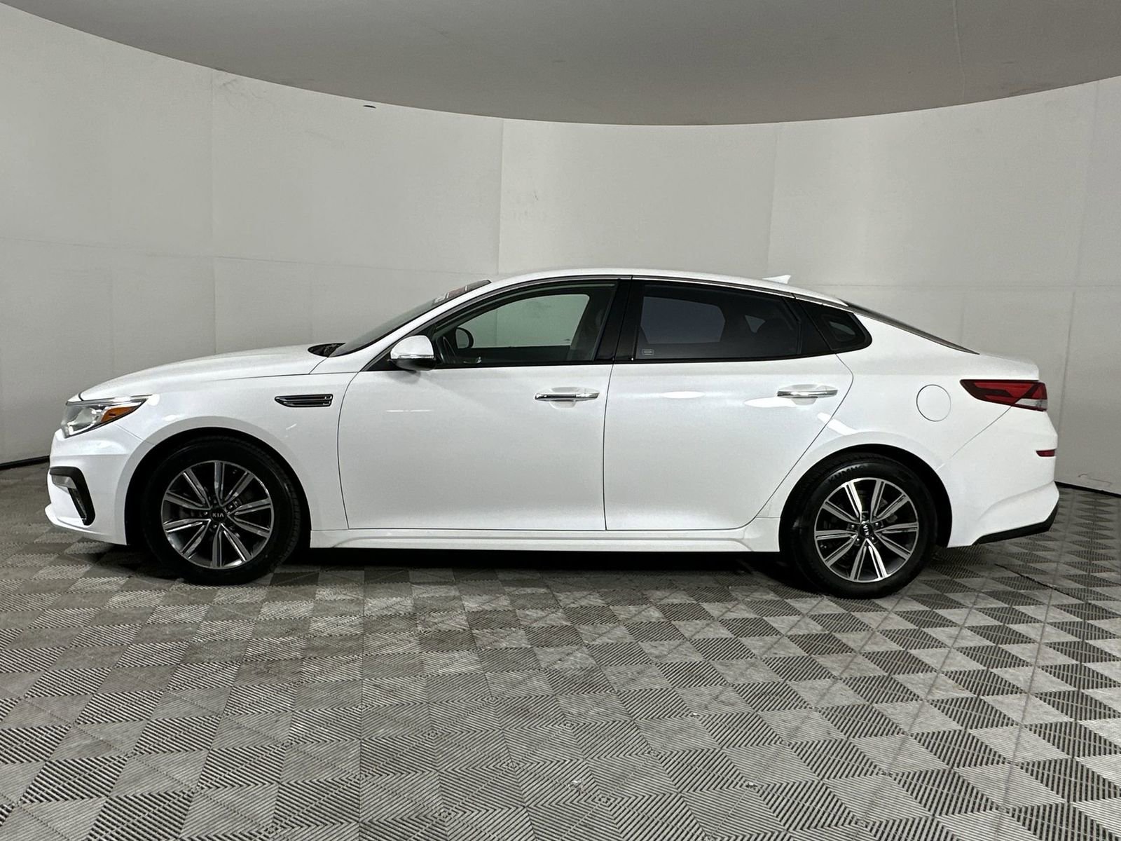 Used 2020 Kia Optima EX image 8