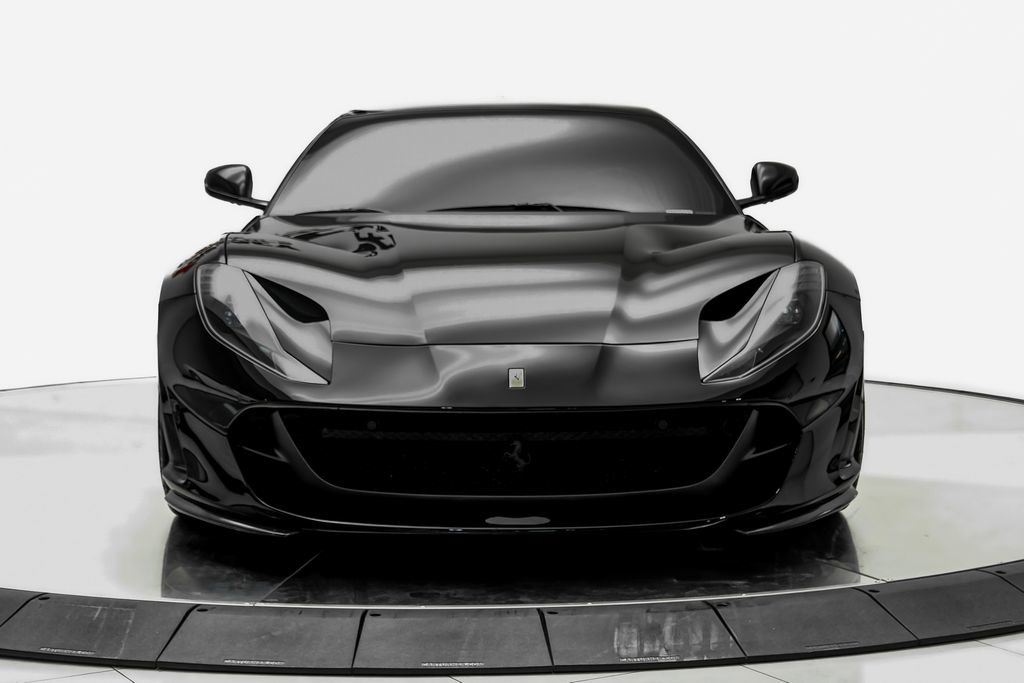 Used 2019 Ferrari 812 Superfast RWD image 2