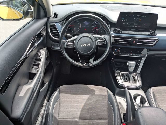 Used 2022 Kia Seltos Nightfall Edition AWD/4WD image 14