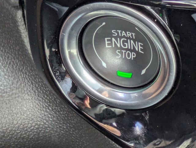 Used 2025 GMC Sierra 1500 SLE w/ Preferred Package image 32