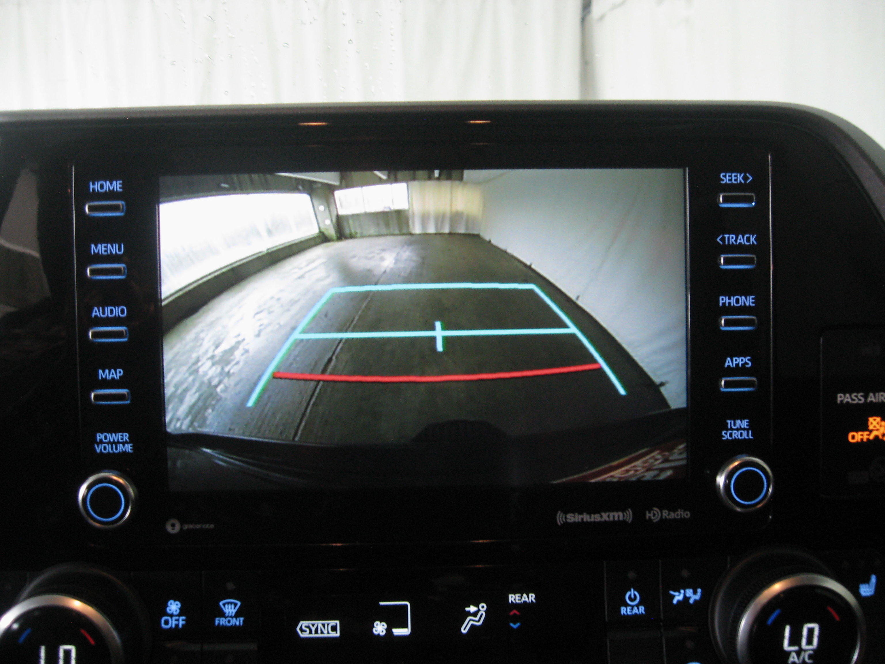 Used 2022 Toyota Highlander XLE image 19