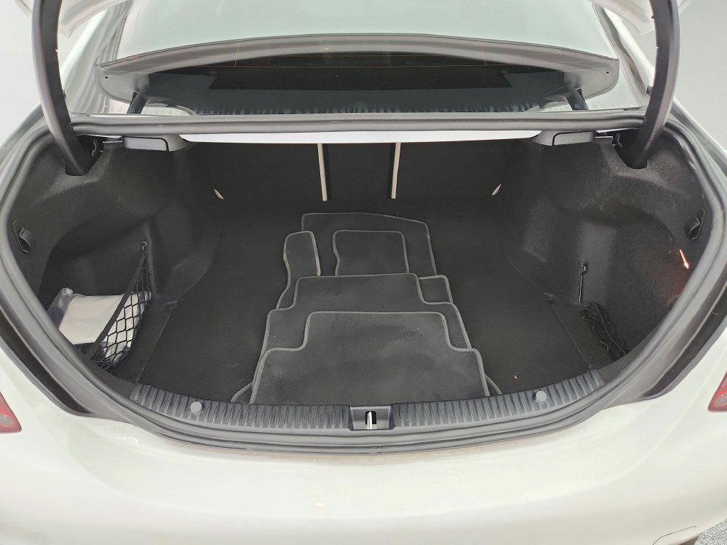 Used 2019 Mercedes-Benz C 300 4MATIC Sedan image 31