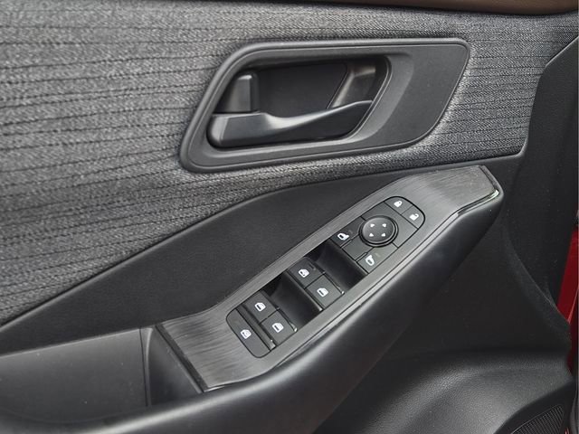 Used 2023 Nissan Rogue S image 21