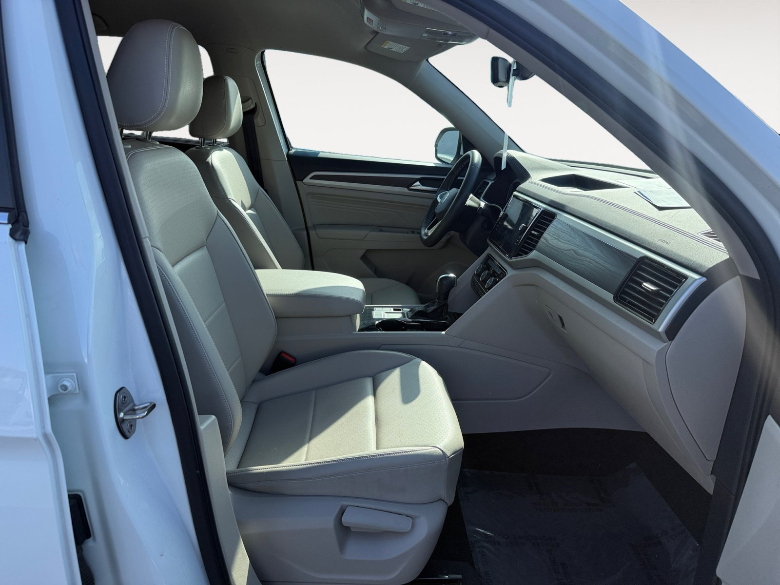 Certified 2023 Volkswagen Atlas SE FWD image 19