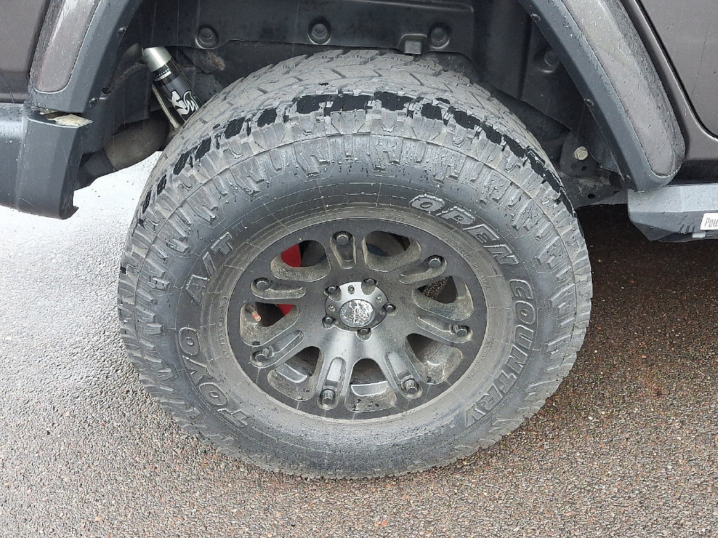 Used 2019 Jeep Wrangler Unlimited Sahara w/ Safety Group AWD/4WD image 8