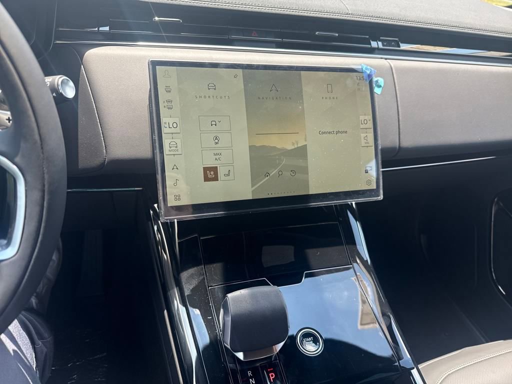 New 2025 Land Rover Range Rover Sport SE image 13